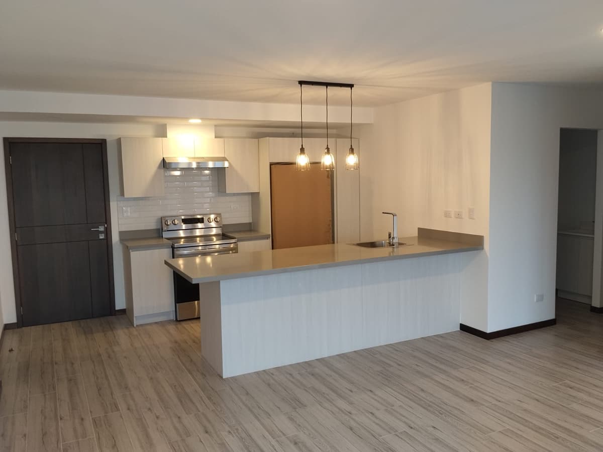 Apartamento moderno en renta en zona 10 - foto 1