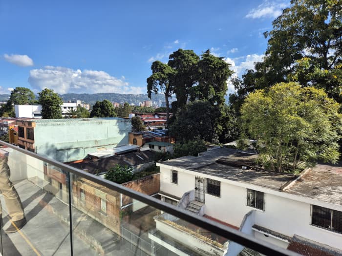 Apartamento en alquiler o venta en zona 10 - foto 1
