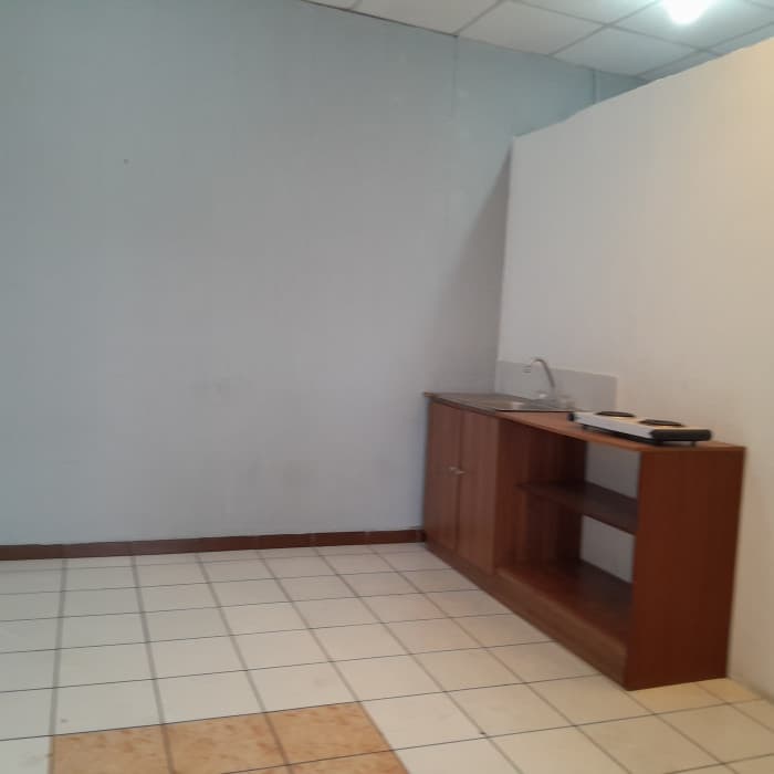 Habitación en alquiler  en zona 9  - foto 1