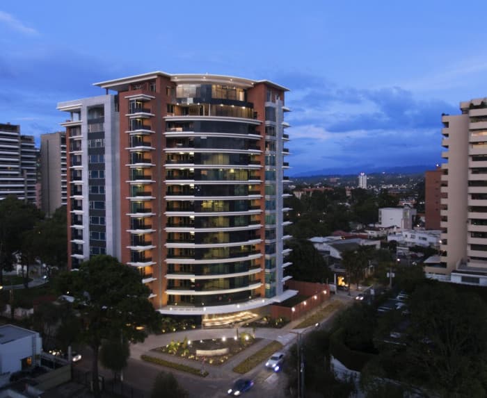 Apartamento en venta zona 10 - foto 1