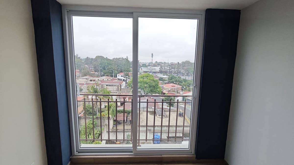 Apartamento en venta cerca de Calzada Roosevelt - foto 1