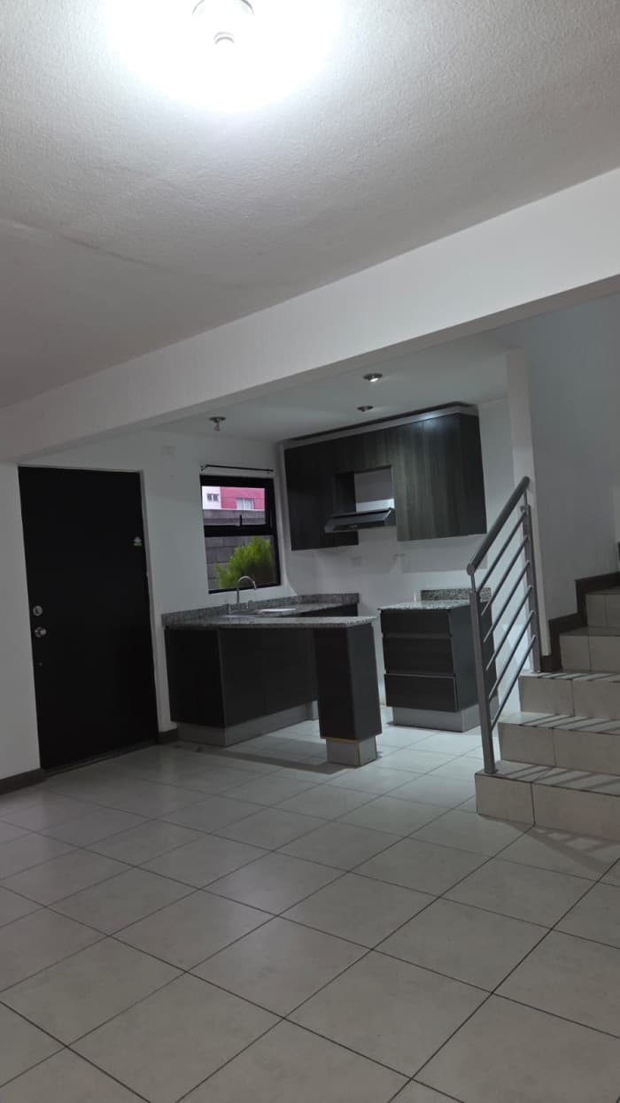 TOWNHOUSE EN VENTA/RENTA CONDOMINIO DE FRAIJANES - foto 1