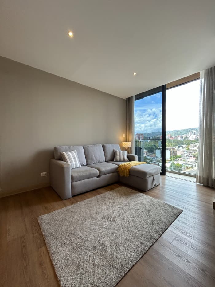 Apartamento amueblado en renta zona 15  - foto 1