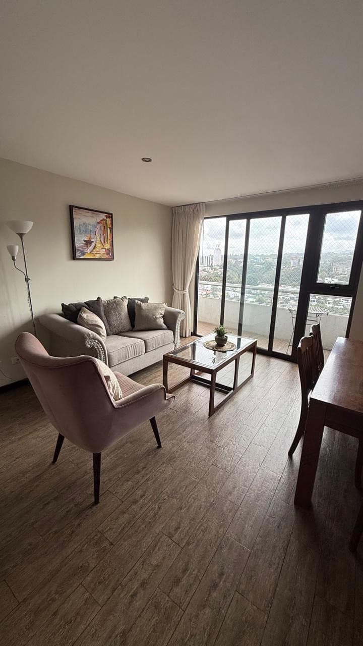 Apartamento en Renta  amueblado en Zona 15 - foto 1