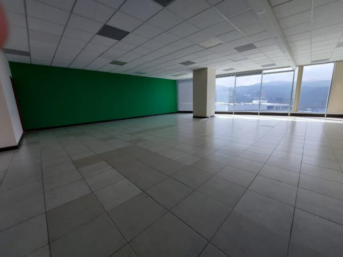 Oficina en Renta o Venta  Zona 10 - foto 1