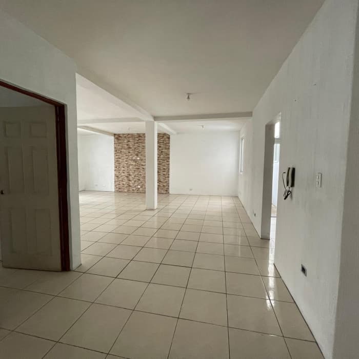 Casa en Venta Para Inversión En Los Manantiales - foto 1