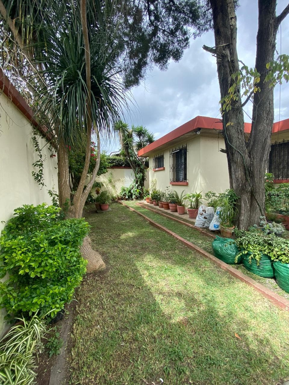Casa en Venta en Las Charcas Zona 11 - foto 1