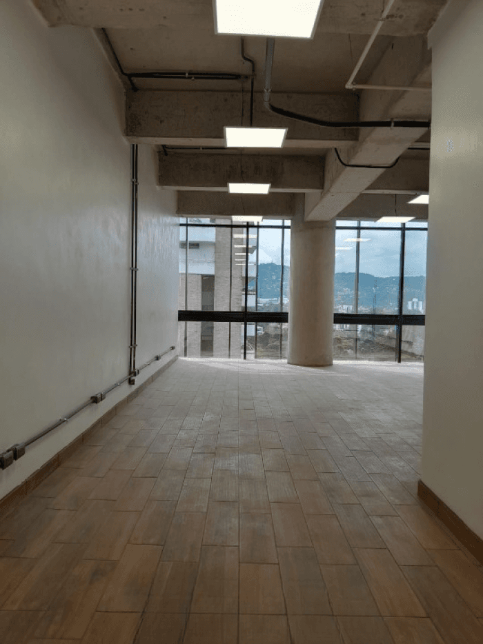 Oficina en Venta en Edificio de zona 14  - foto 1