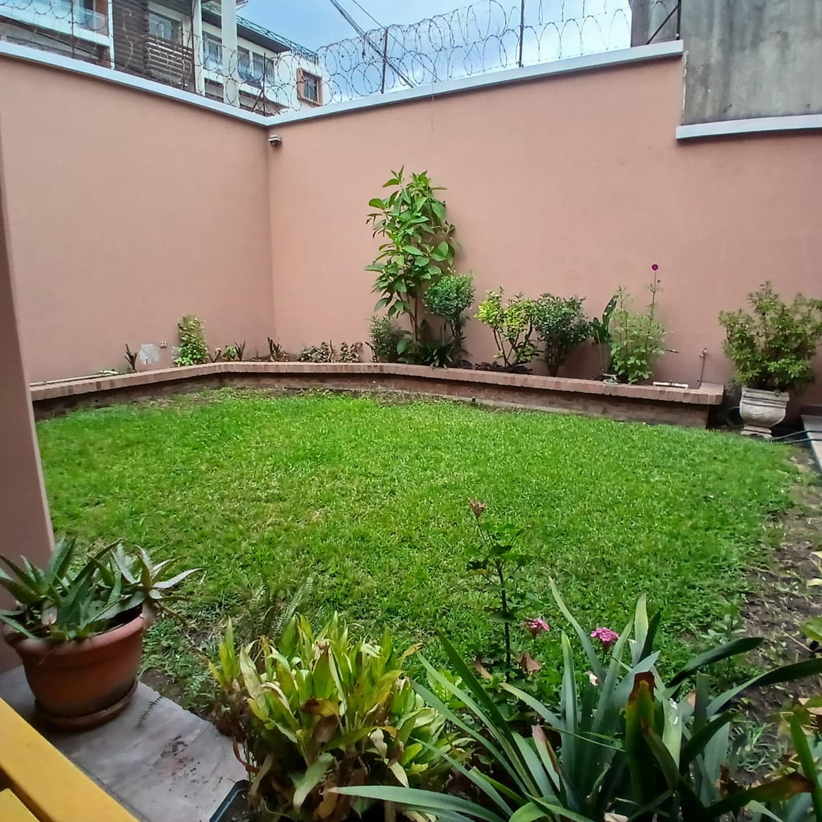 Casa Comercial en Renta en Colonia Santa Elisa, zona 12 - foto 1