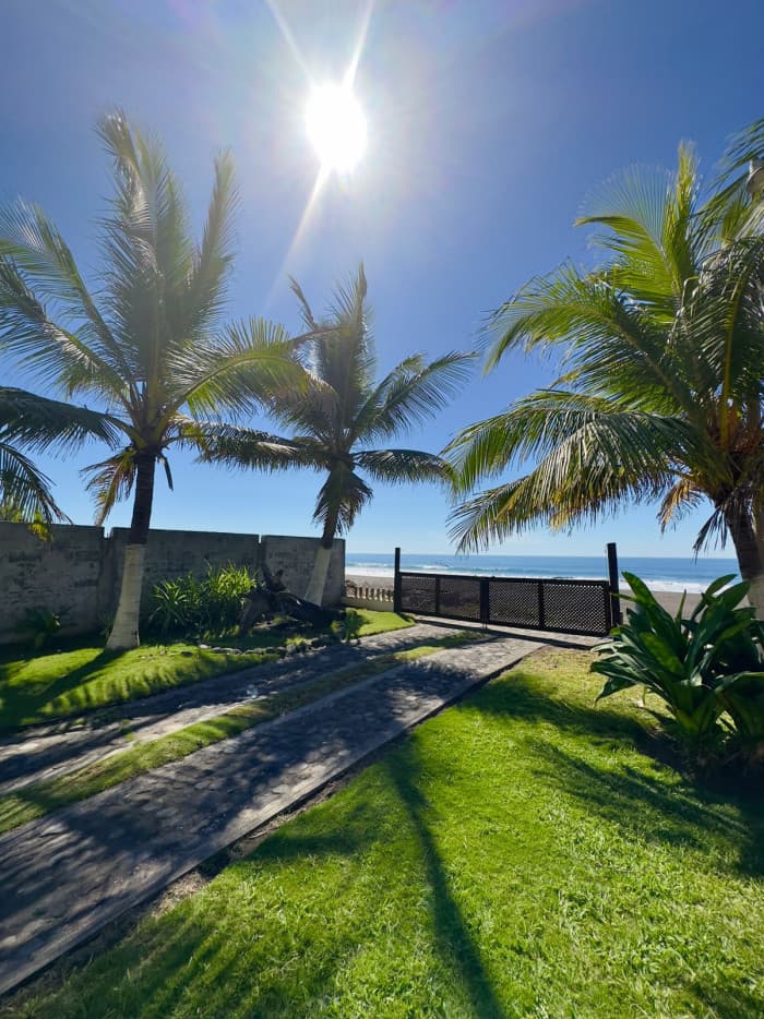 Casa Vacacional en Venta en Playa de Hawaii Monterrico - foto 1