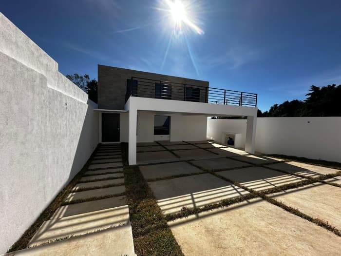 En Venta Casa en Condominio Arrazola, Fraijanes - foto 1