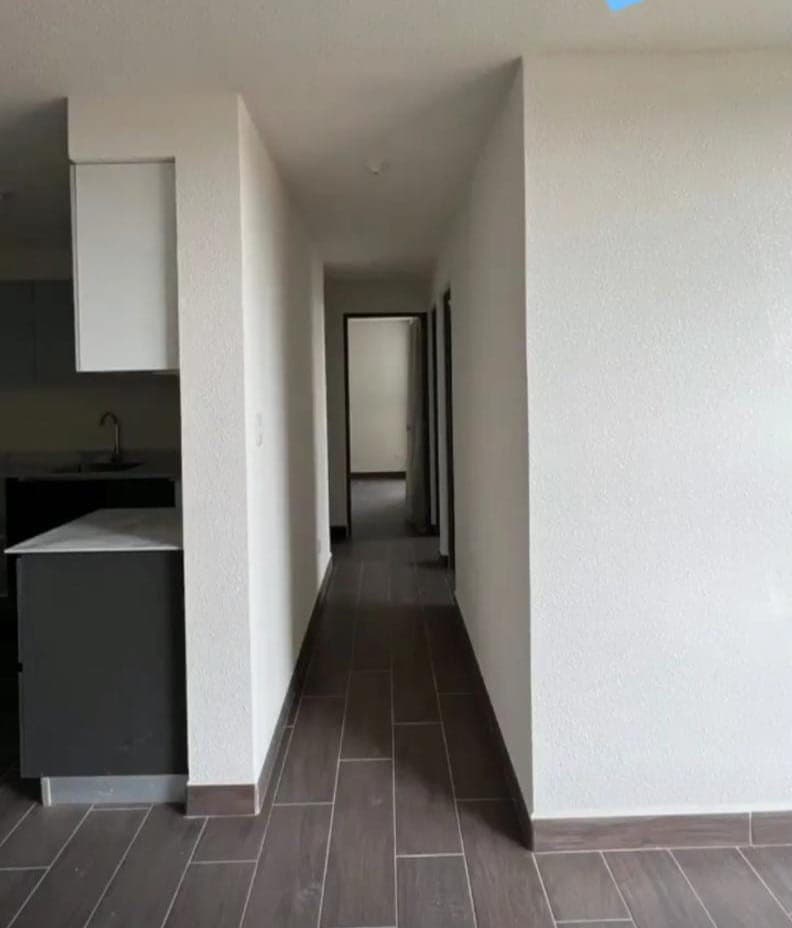 Apartamento en alquiler en zona 10 de Mixco - foto 3