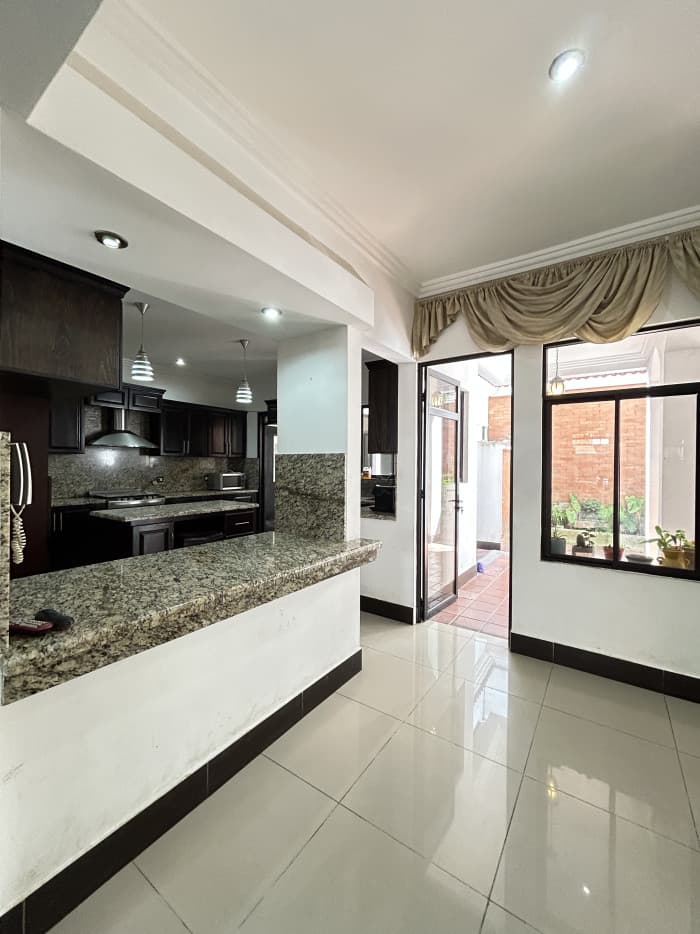 Casa en Condominio en Venta en Zona 16, Ciudad de Guatemala - foto 4