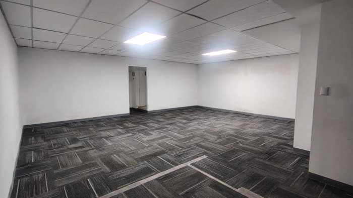 Oficina céntrica en Alquiler en zona 10 Guatemala - foto 2