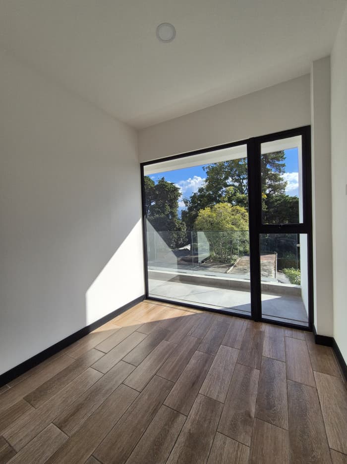 Apartamento en alquiler o venta en zona 10 - foto 4