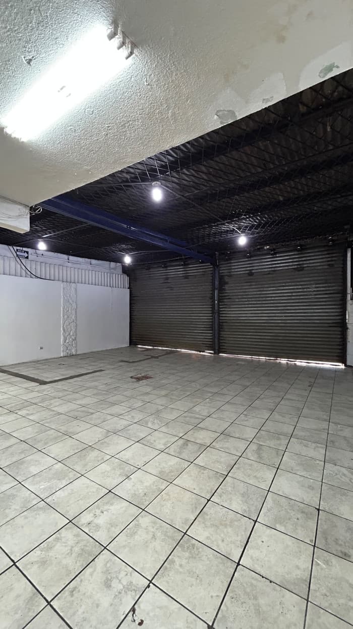 Local comercial en Alquiler en Avenida Bolivar zona 3 - foto 7