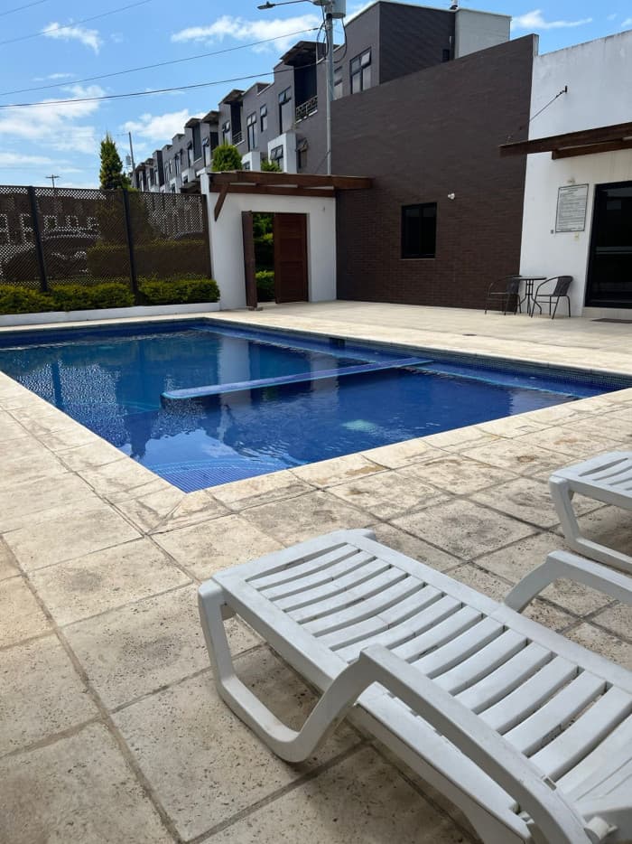 TOWNHOUSE EN VENTA/RENTA CONDOMINIO DE FRAIJANES - foto 15
