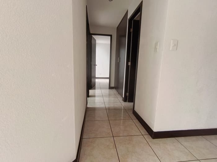 Apartamento en venta en Condominio de zona 11 de Mixco. - foto 4
