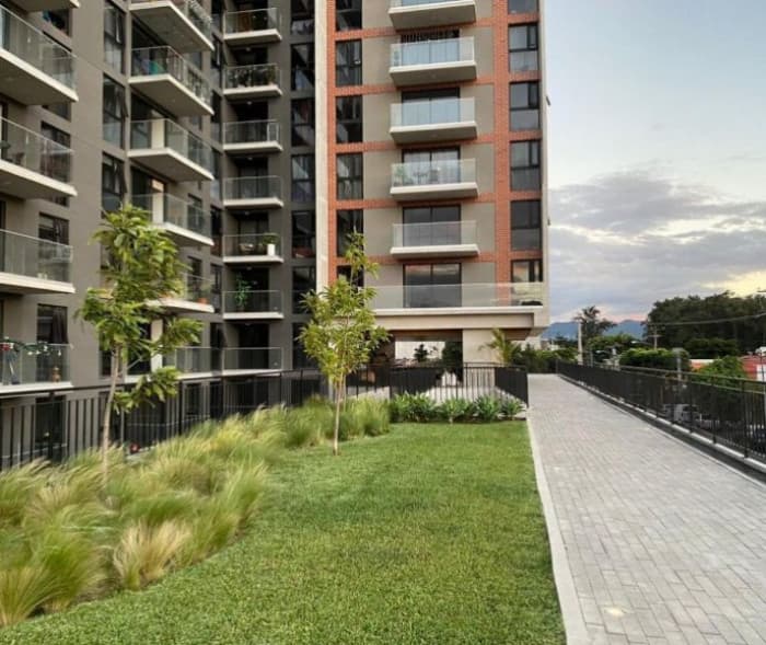 Apartamento Nuevo en venta en zona 11 - foto 2