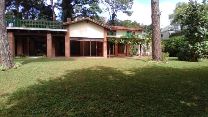 Renta de Lujosa Casa amplia en Zona 14 - foto 3