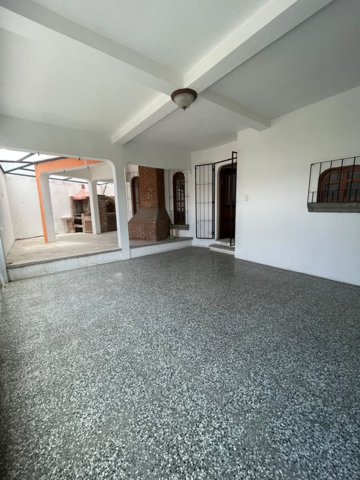 Casa en Venta en Calzada San Juan, Zona 7  - foto 2