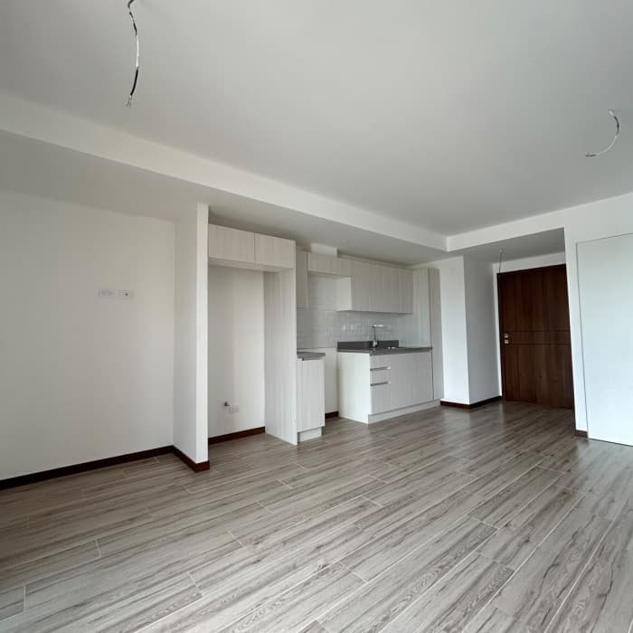 Apartamento en venta en zona 10 - foto 2