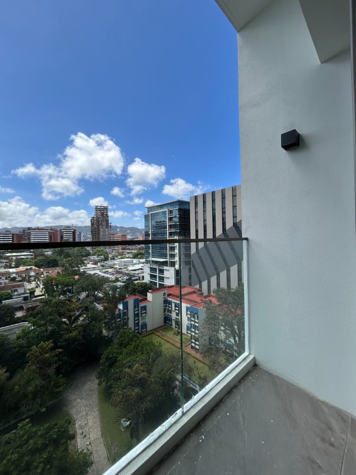 Apartamento nuevo en Venta Zona 10 - foto 2