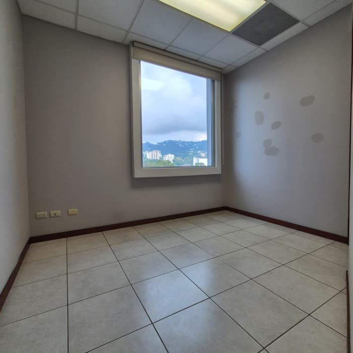 Oficina en Venta en Zona Pradera de zona 10 - foto 4