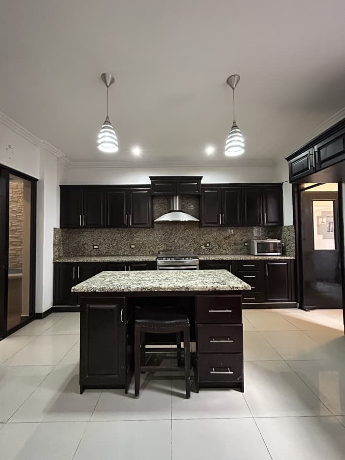 Casa en Condominio en Venta en Zona 16, Ciudad de Guatemala - foto 2