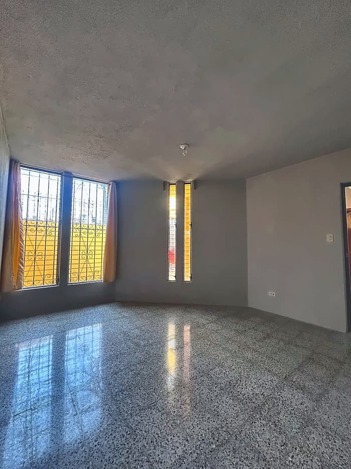 Casa en Venta en Pinares de San Cristobal Mixco  - foto 3