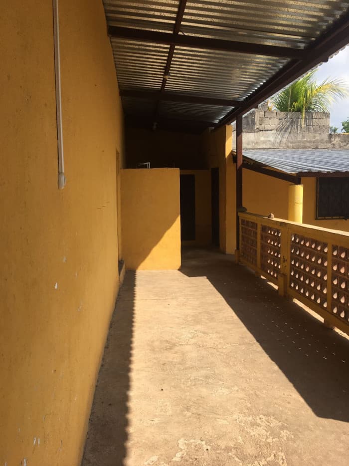 Venta de Casa frente a Mercado Central Santa Rosa - foto 4