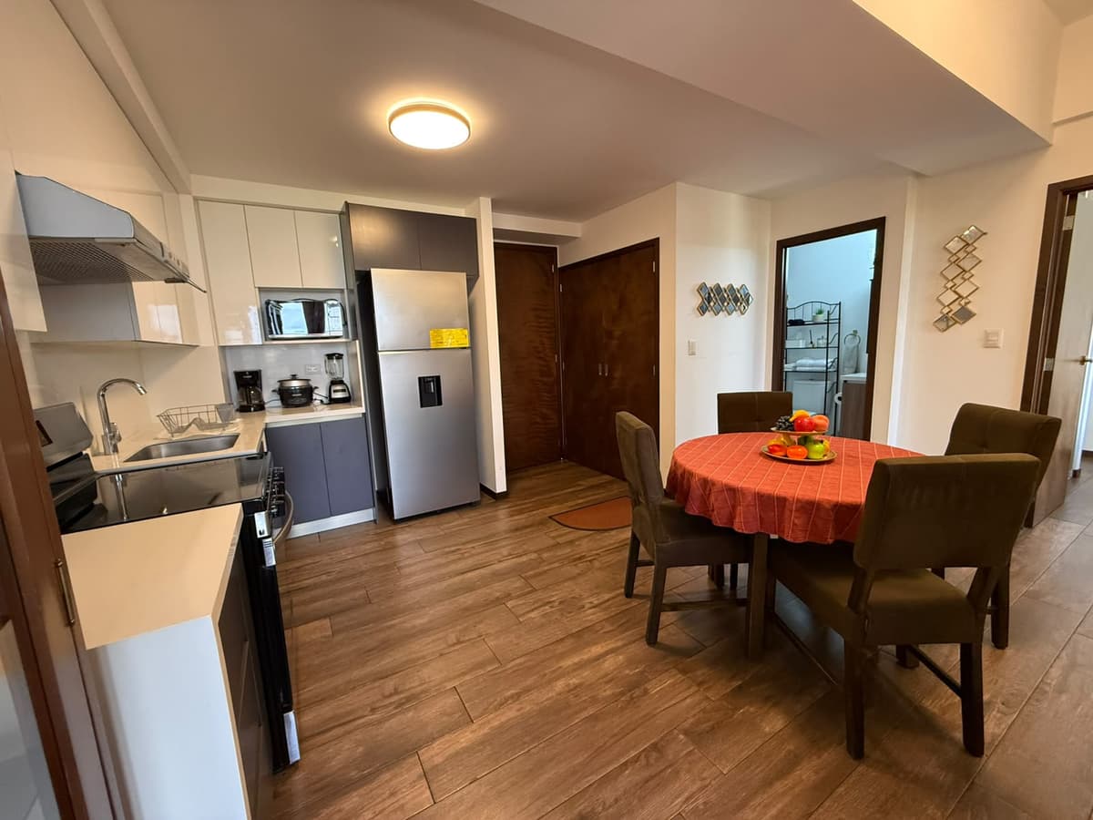 Apartamento amueblado en Alquiler en Zona 10 - foto 2