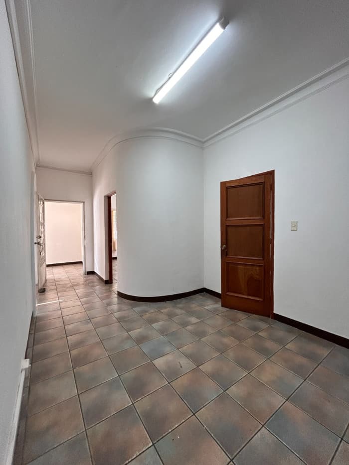 Casa para Oficinas en Alquiler en Zona 10 Guatemala - foto 4