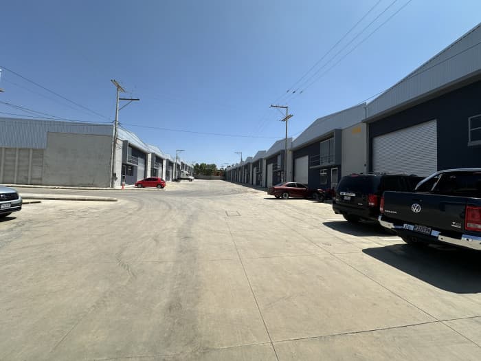 Ofibodega en venta en Carretera a El Salvador - foto 4