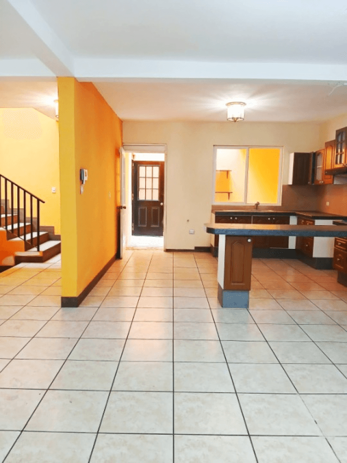 Casa de 3 Habitaciones en Venta Zona 16 Hacienda Real - foto 2