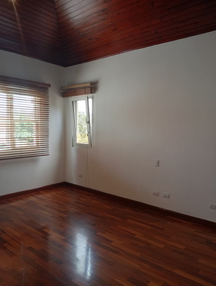 Casa en renta Condominio Cercano Diagonal 6, Zona 10 - foto 19