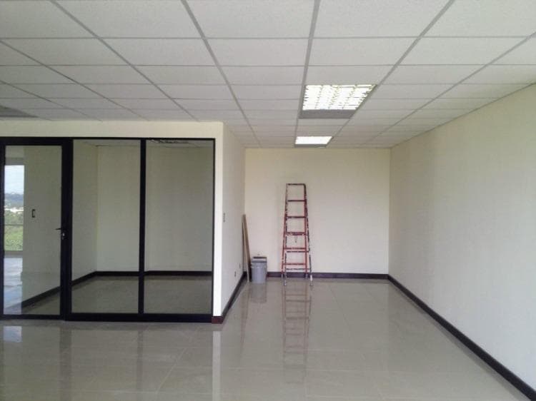 Oficina amplia en Venta en Zona 10 de Guatemala - foto 3