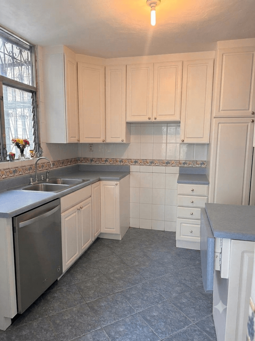 Casa sobre vía principal en Venta en Lourdes Zona 17 - foto 3