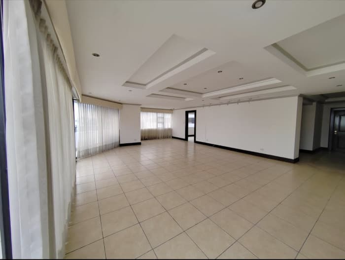 Amplio apartamento para renta en zona 14 - foto 2