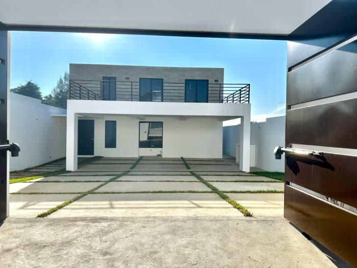 En Venta Casa en Condominio Arrazola, Fraijanes - foto 4