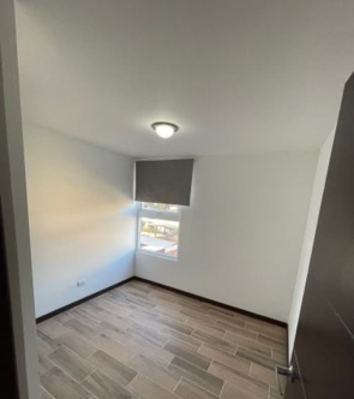 Apartamento en renta zona 12 - foto 4