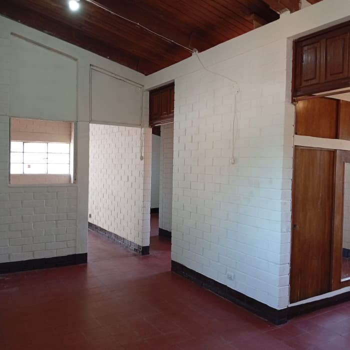 Apartamento en venta en 2do nivel en Zona 21 - foto 3