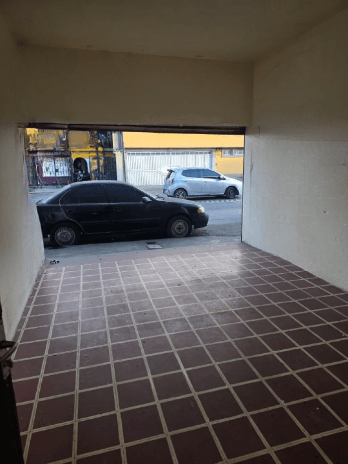 Local en Alquiler sobre vía de alto tráfico en Zona 6 - foto 3