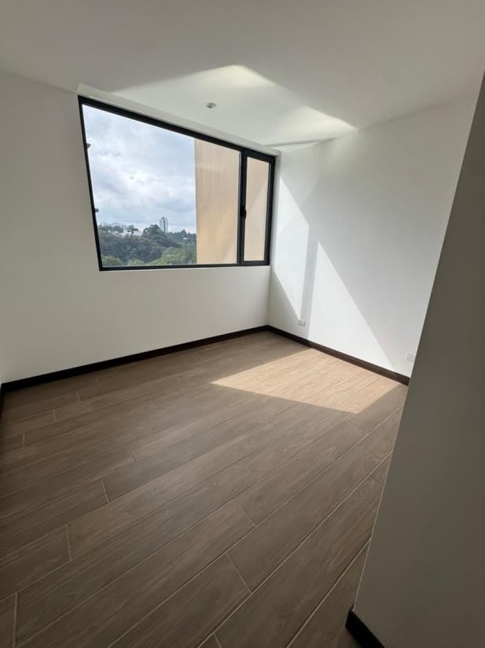 Apartamento en Venta y Renta en zona 15 - foto 3