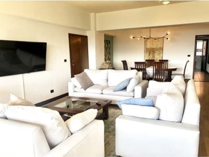 Apartamento amueblado de lujo en alquiler zona 14 - foto 3