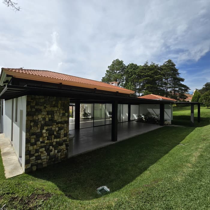 En Venta Residencia de Lujo en Hacienda Nueva - foto 2