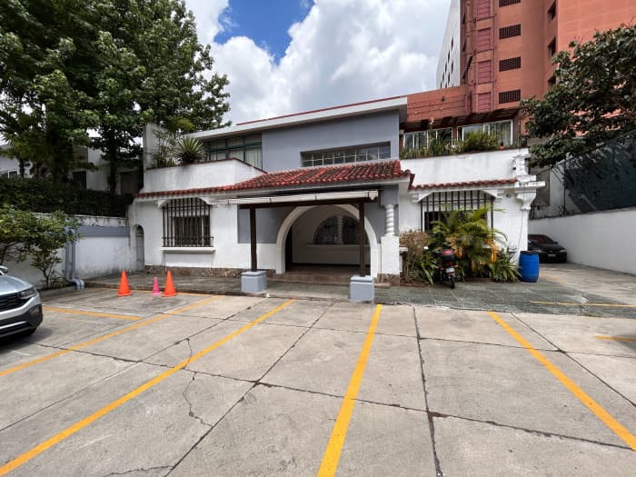 Casa para Oficinas en Alquiler en Zona 10 Guatemala - foto 12
