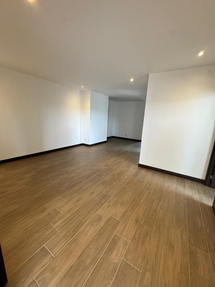 Apartamento en Venta y Renta en zona 15 - foto 2