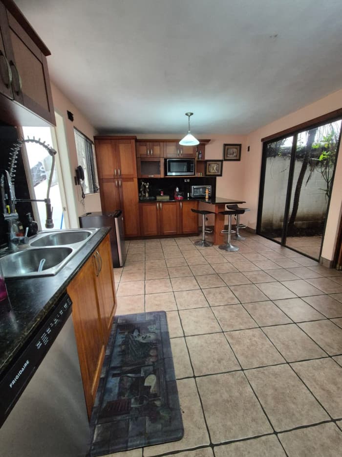 Casa en Venta en San Cristobal, Mixco - foto 2