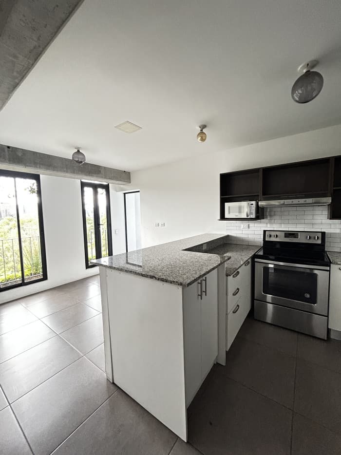 Venta de Apartamento en Edificio Fabrá zona 10 - foto 2